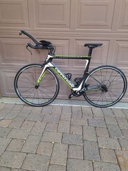 CANNONDALE SLICE CARBON 57 CM ROAD BIKE