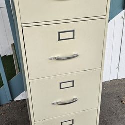 FILE CABINET W/FOUR DRAWERS 