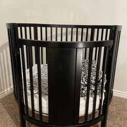 Black Round Baby Crib
