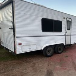 2000 Carson Toy Box  22 Feet 