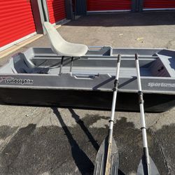 Good condition sun, dolphin, BASS tracker