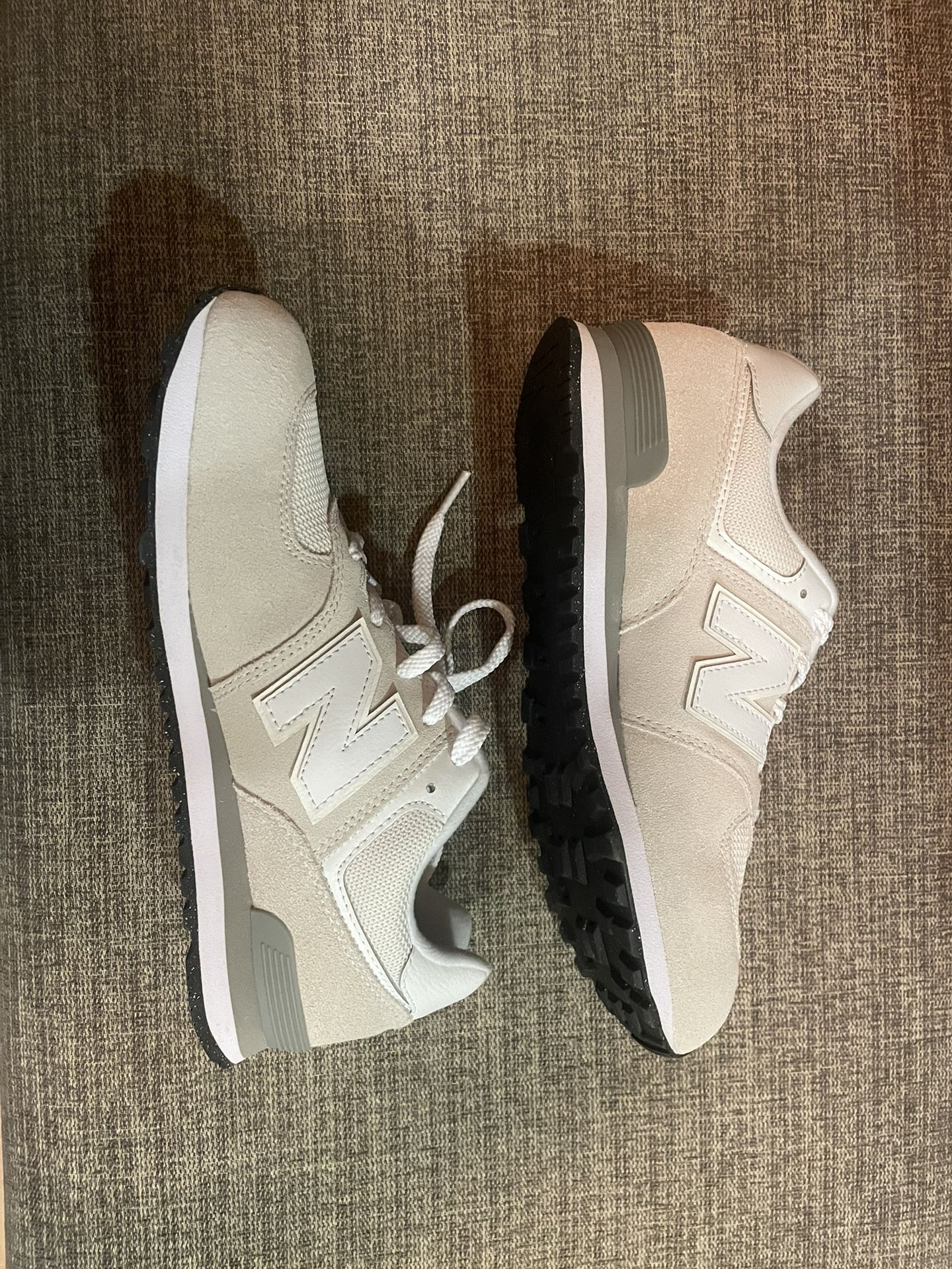 New Balance Kids Size 6