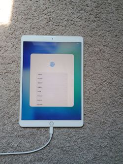 iPad Air 3rd Generation - Silver 64GB Perfect Condition