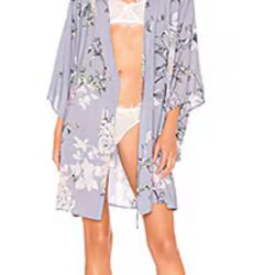 YUMI KIM  DREAM LOVER FLORAL ROBE SIZE S-M  NEW WITH TAGS 