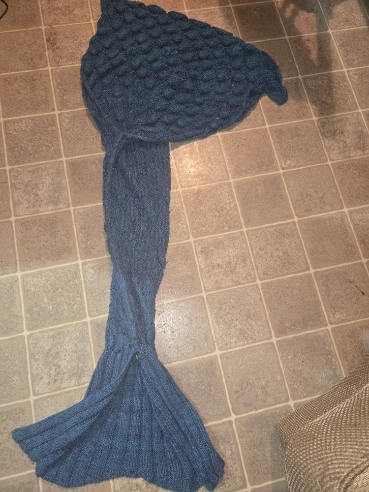Girls Mermaid Tail Blanket