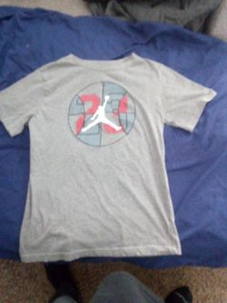 Kids Jordan T shirt size Large