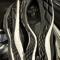 NEW Tiem Slipstream cycling 41.5 (10.5 Women or 8.5 Men) including clips