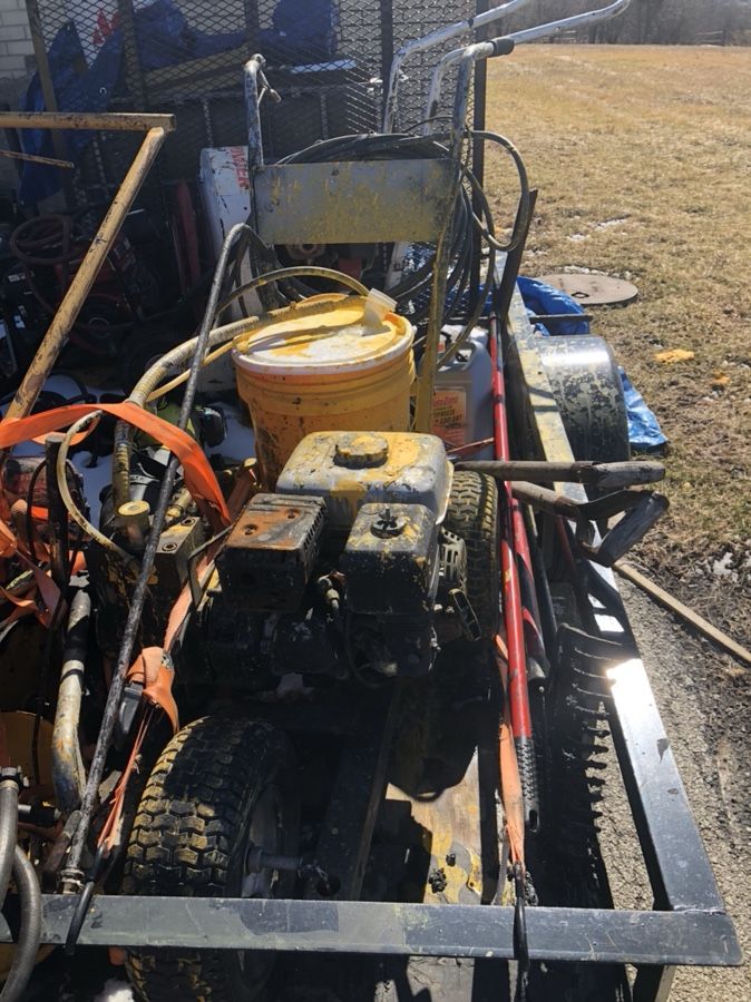 Airlessco parking lot striping machine for seal coating