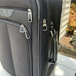 Two Like New Samsonite Carry On Size Luggage