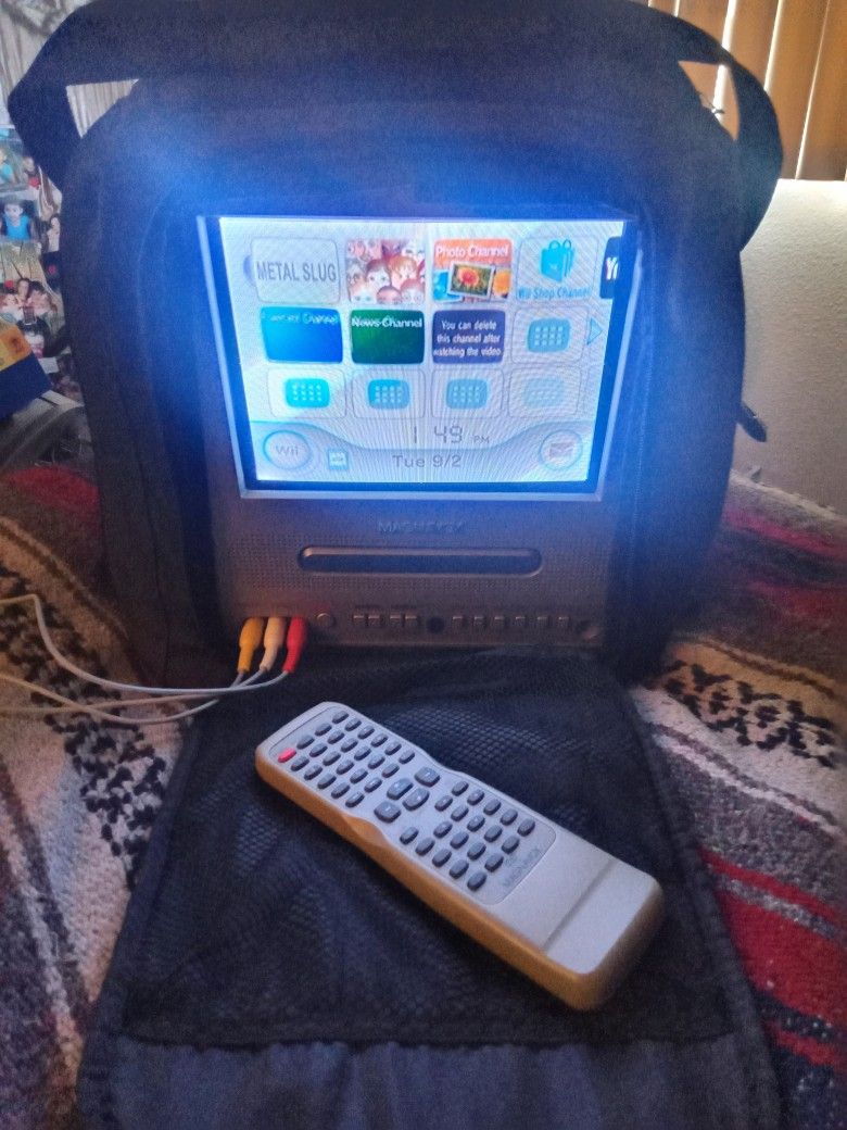 Vintage Magnavox Crt Gaming TV With Remote
