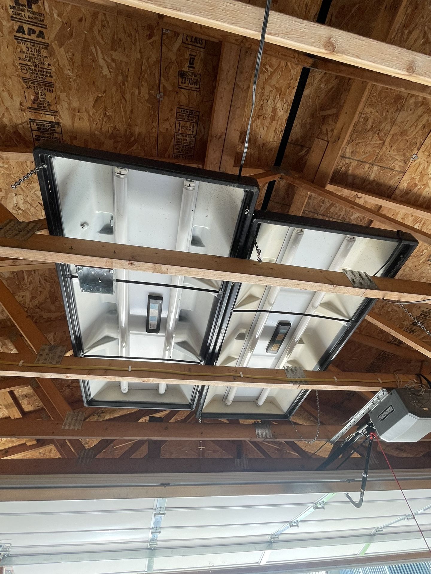 Shop/ Sealing Lights
