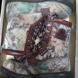 Men's Insulated Boots Size 8