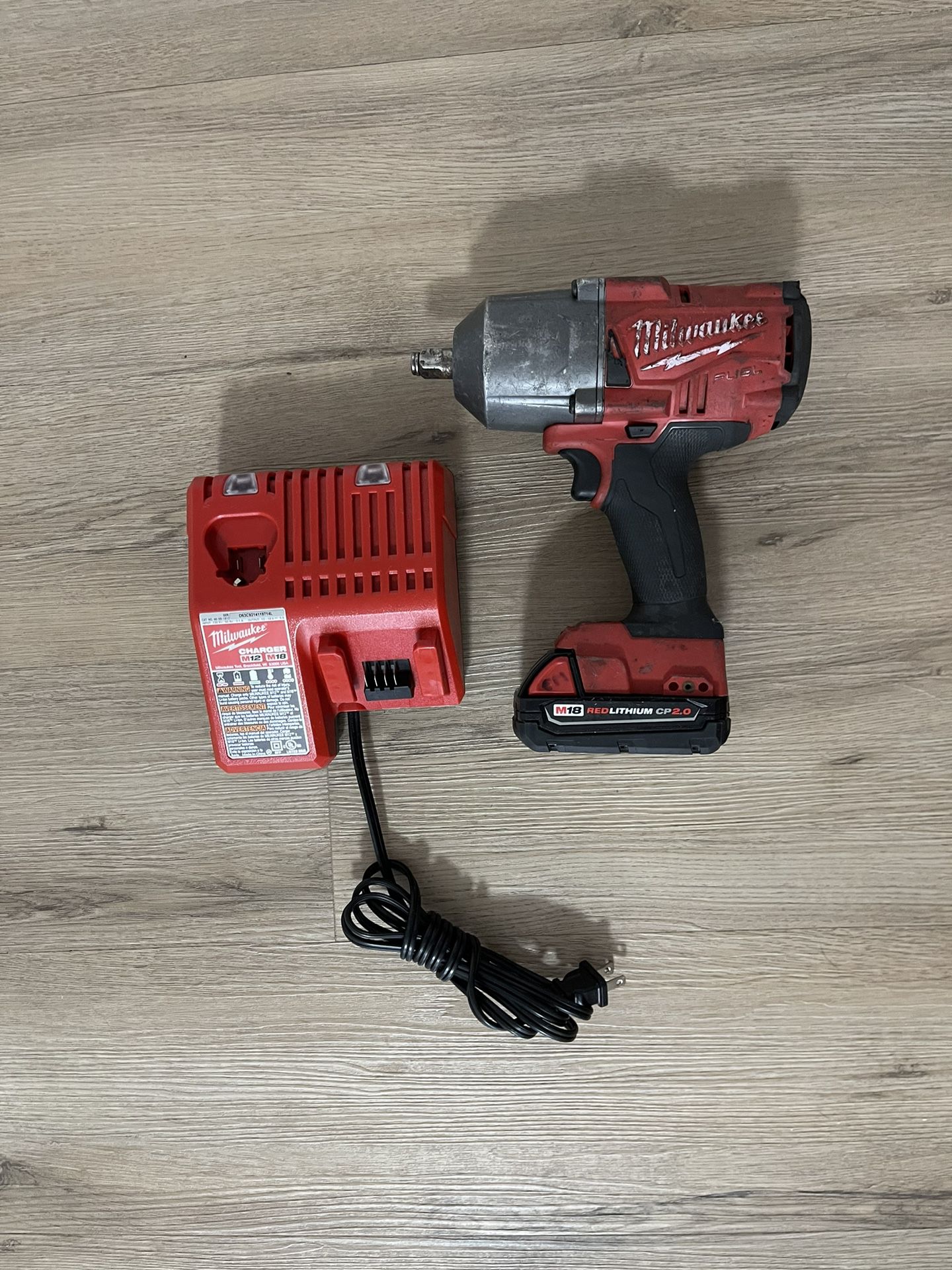 Milwaukee Fuel M18 Impact Wrench 1/2 With Battery And Charger