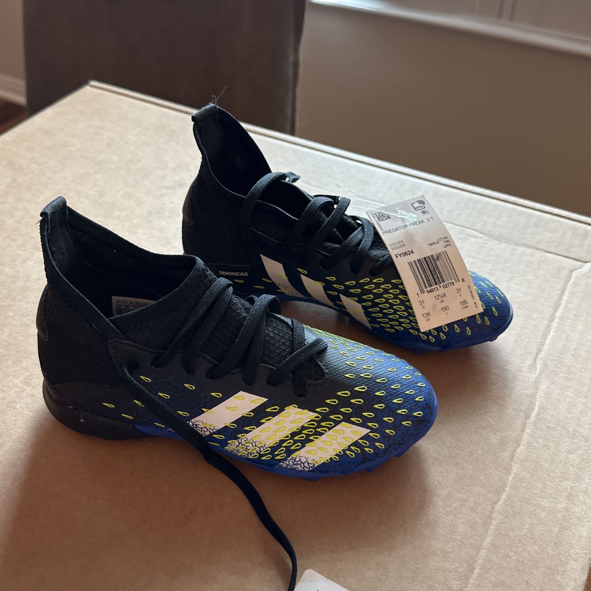 Kids Adidas INDOOR Cleats Size 13