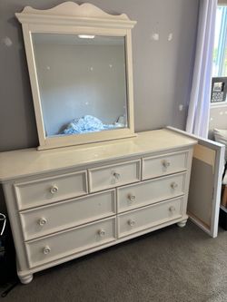 Large 7 drawer dresser and mirror