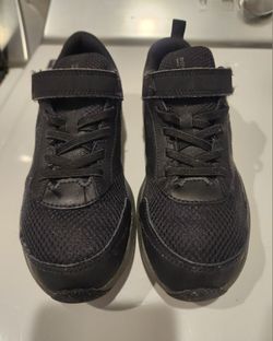 Boys Athletic Shoes Size 2y. $10