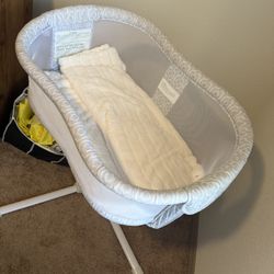 Swivel Bassinet 