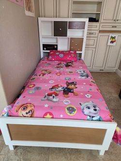 Kids Twin Size Bed With Mattress