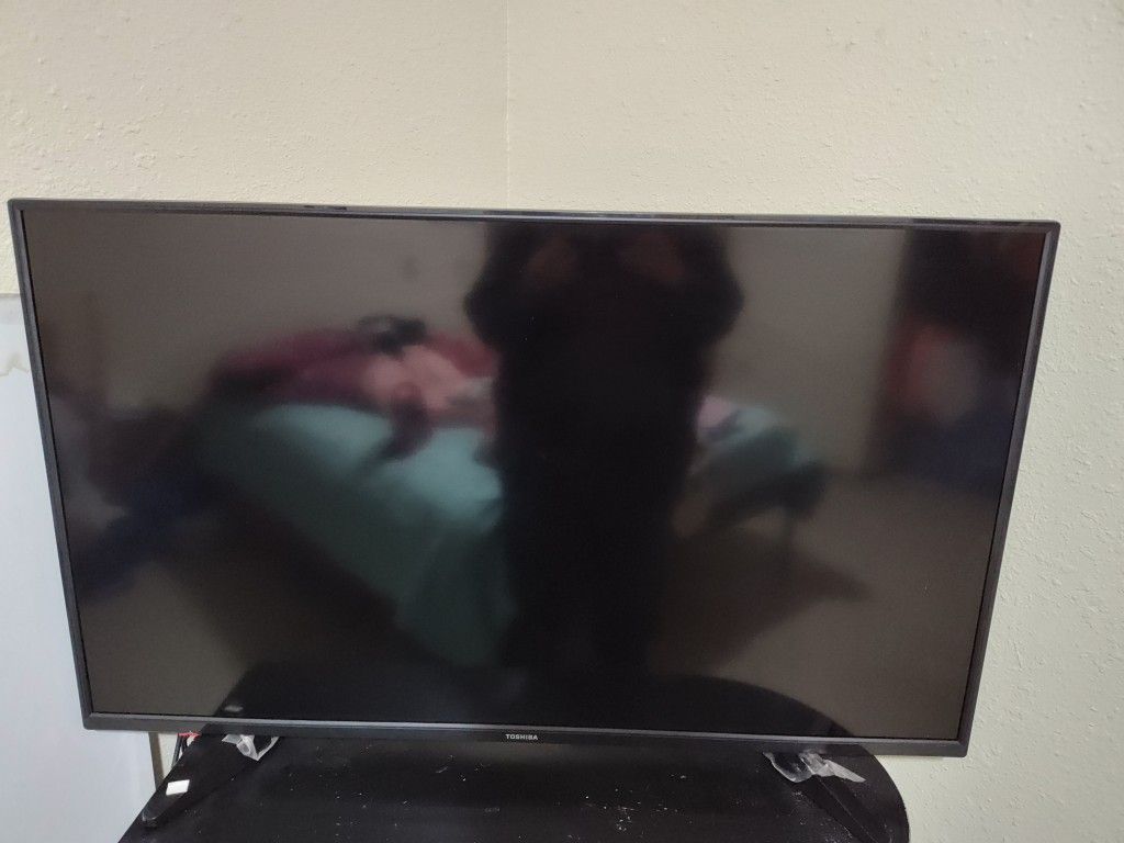 Selling A Toshiba TV It's Not A Smart TV