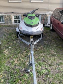The jet ski is from 2013 and has 110 hours of use. It has all the necessary documentation.