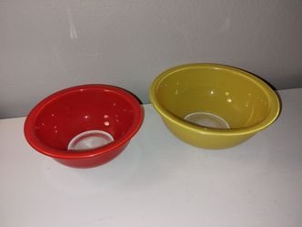 Two Pyrex Primary Colors Glass Nesting Bowls Clear Bottom Red 1L And Yellow 1.5L