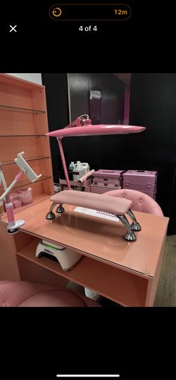 Double Nail Desk