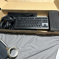 Gaming/rgb Keyboard/mouse/headphones/and Mat Set
