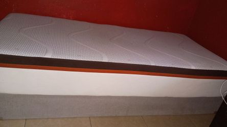 Twin bed and box spring