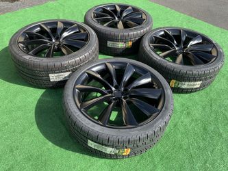 Brand NEW Tesla 22 inch wheels and tires