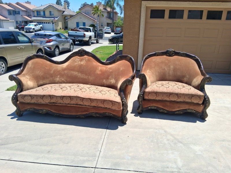 Micheal Amini Couches 