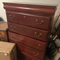 5-Drawer Cherry Wood Dresser