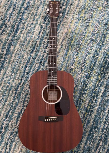 Martin Dreadnought Jr. 10-E & SKB Hardshell Case