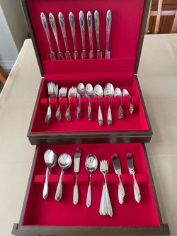 Rogers & Bros Silverplate Flatware Set - 102 Pieces with Felt-Lined Storage Chest