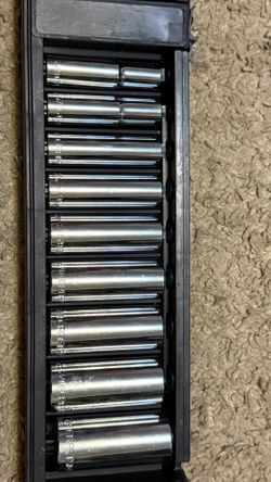 CRAFTSMAN.       Sockets.   New.   ( SAE   3/8 )