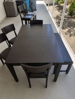 Dining table set