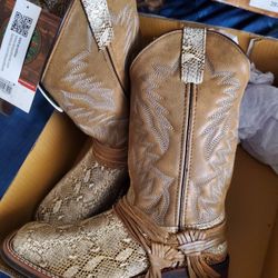 Womans Correll Cowboy Boots Sz7.5 NEW