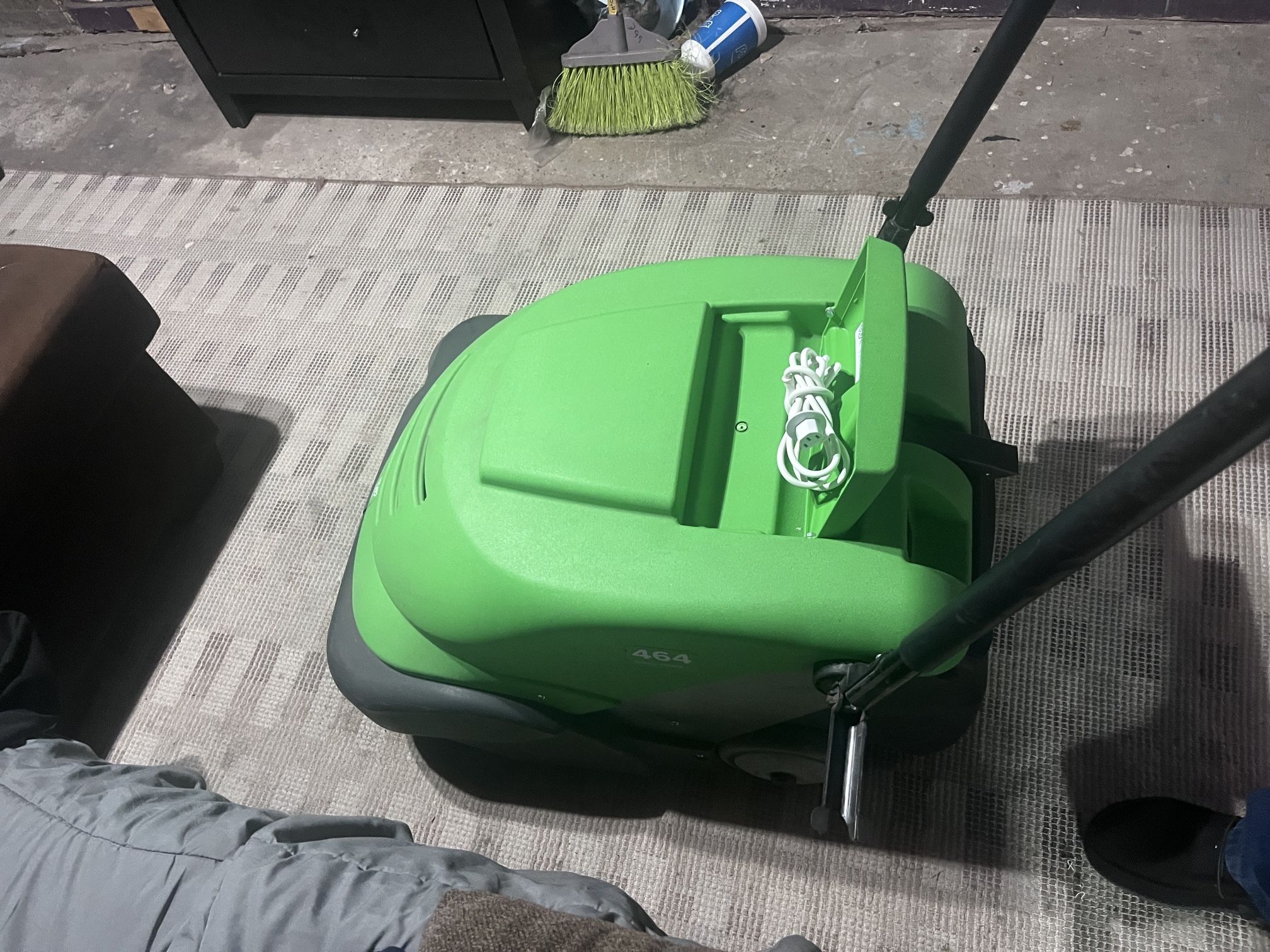 IPC Sweeper Vacuum WITH ONLY 627hrs