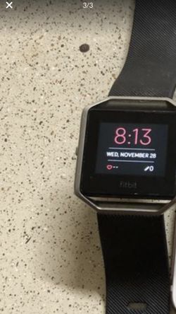 FIT BIT SMART WATCH W/CHARGER