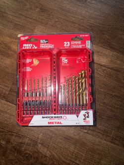 Milwuakee Titanium Drill But set