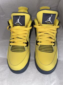 Jordan 4 Lightning Size 6y