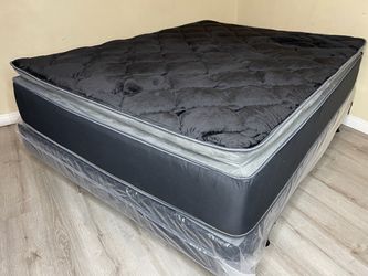 14” Cal King Midnight Collection Hybrid Pillow Top Mattress!