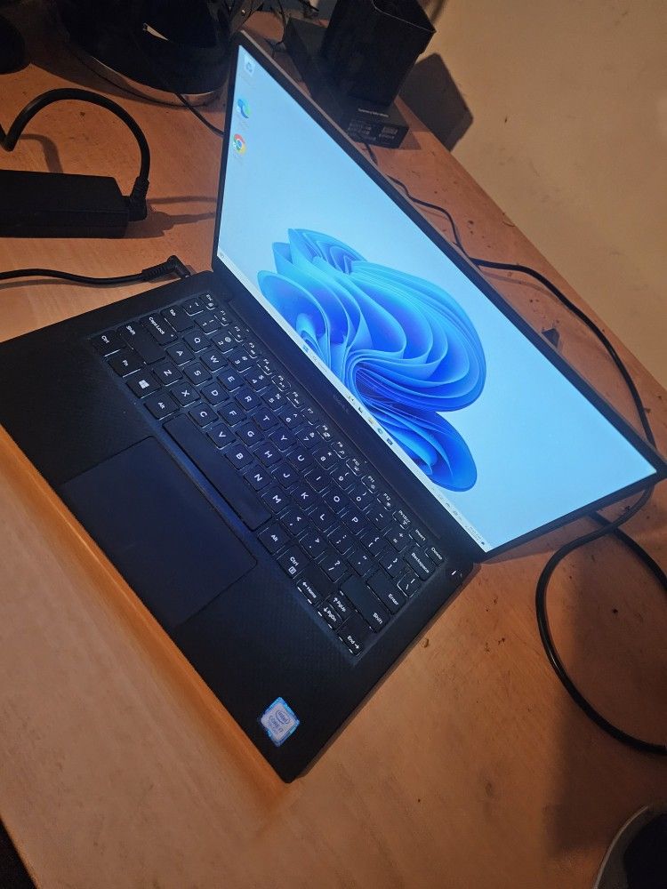 Dell XPS 13 Touchscreen Laptop PC i7-2.70GHz-CPU 8GB Ram 256GB M.2 SSD