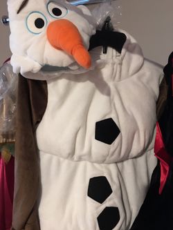 Dress up!! Olaf new $15 for boy or girl Disneystore size 7/8
