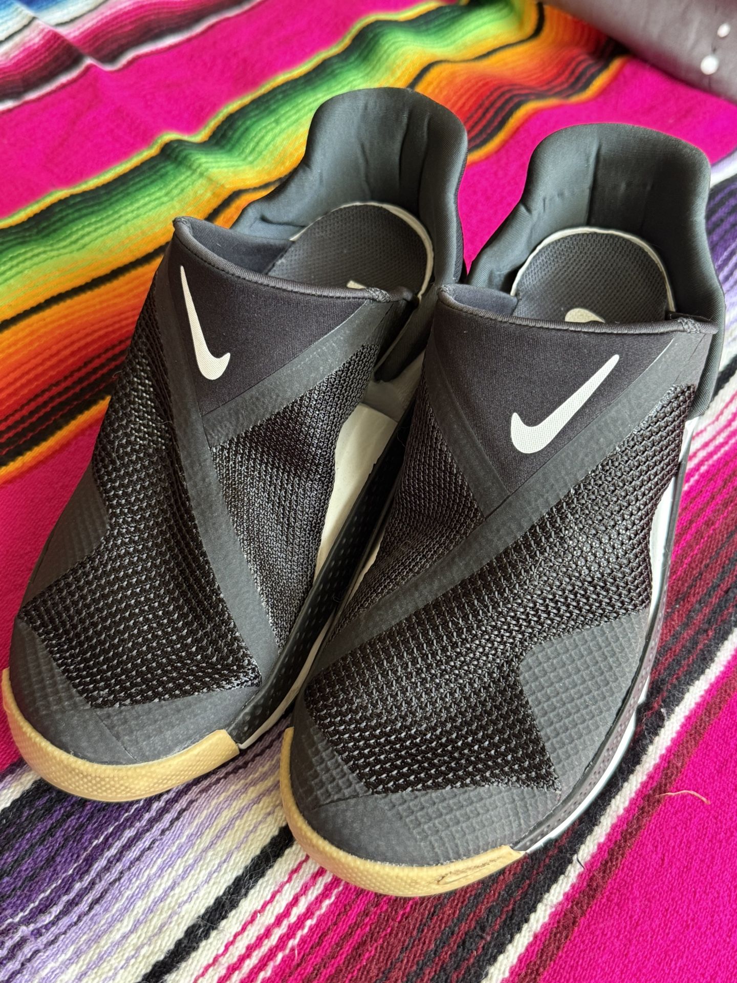 Nike - Women's Flyease