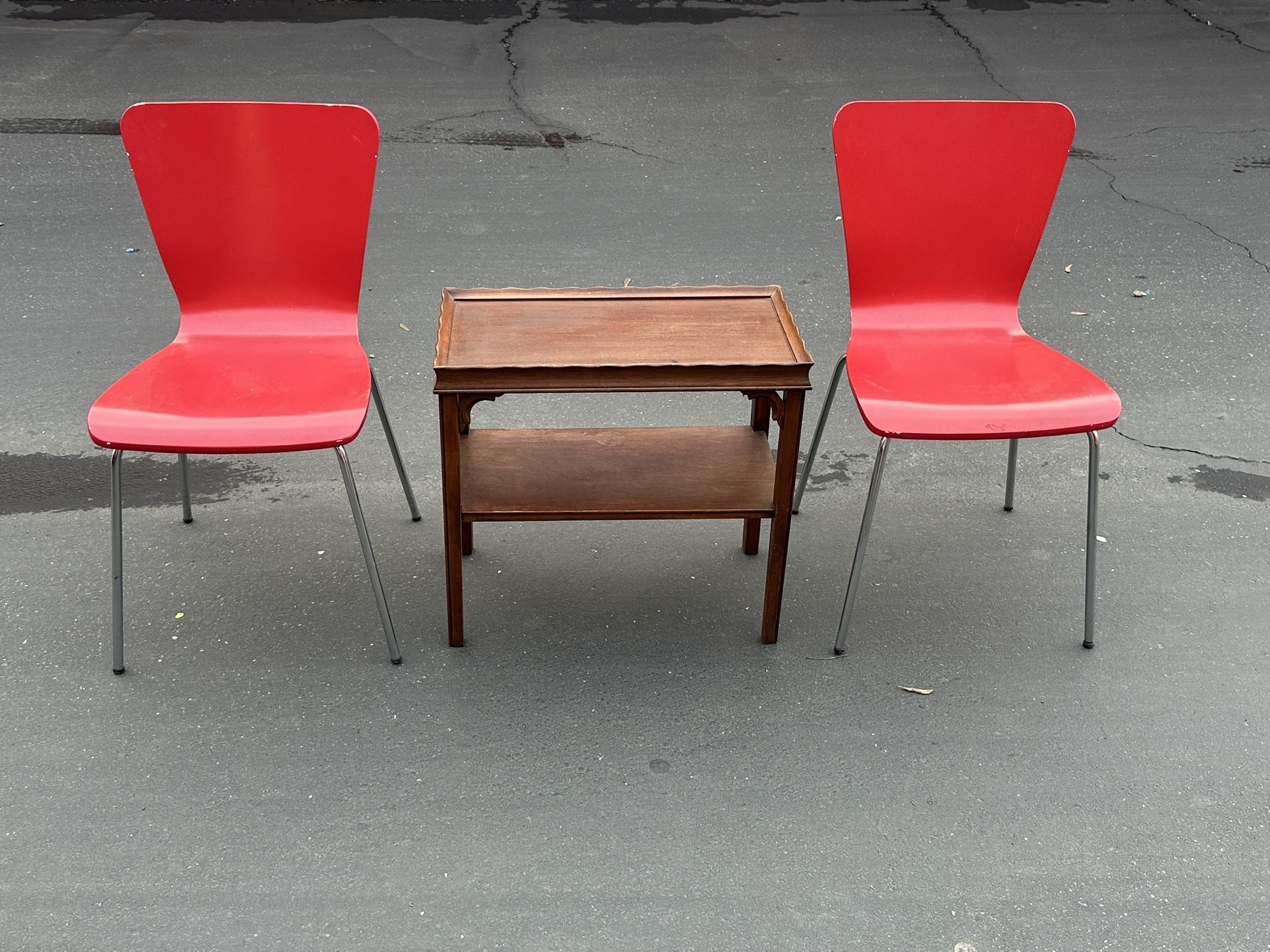 Side Table With Chairs 