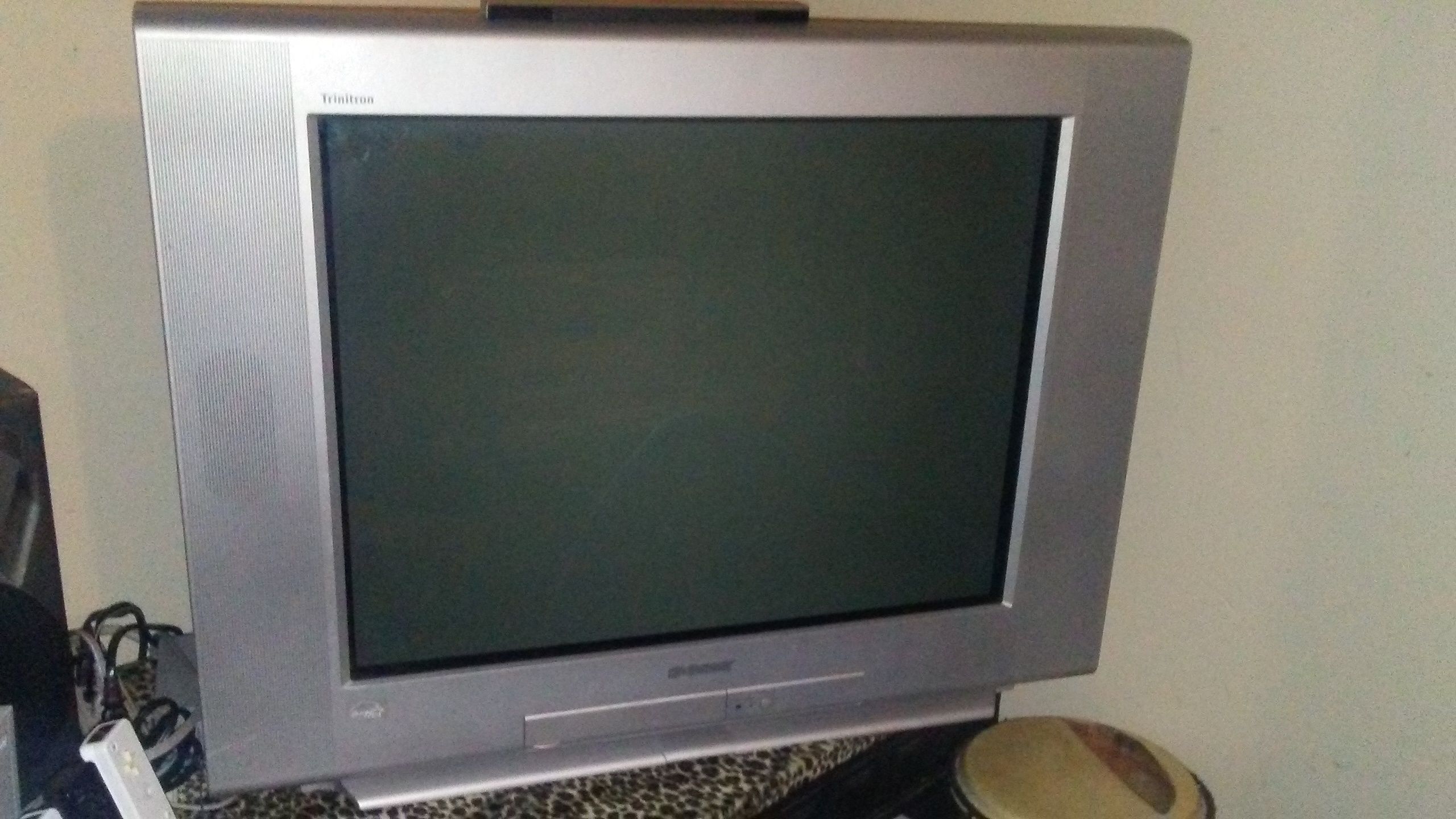 32 inch Sony Trinitron for Sale in Portland, OR OfferUp