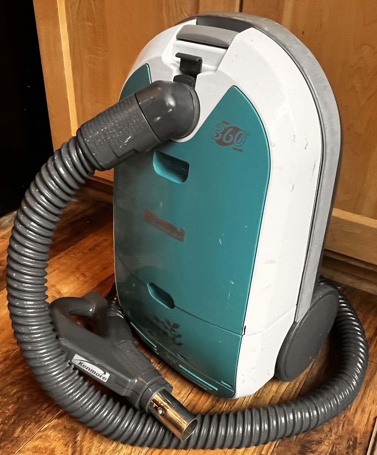 Kenmore Canister Vacuum 116 Turquoise Body w/ Motor