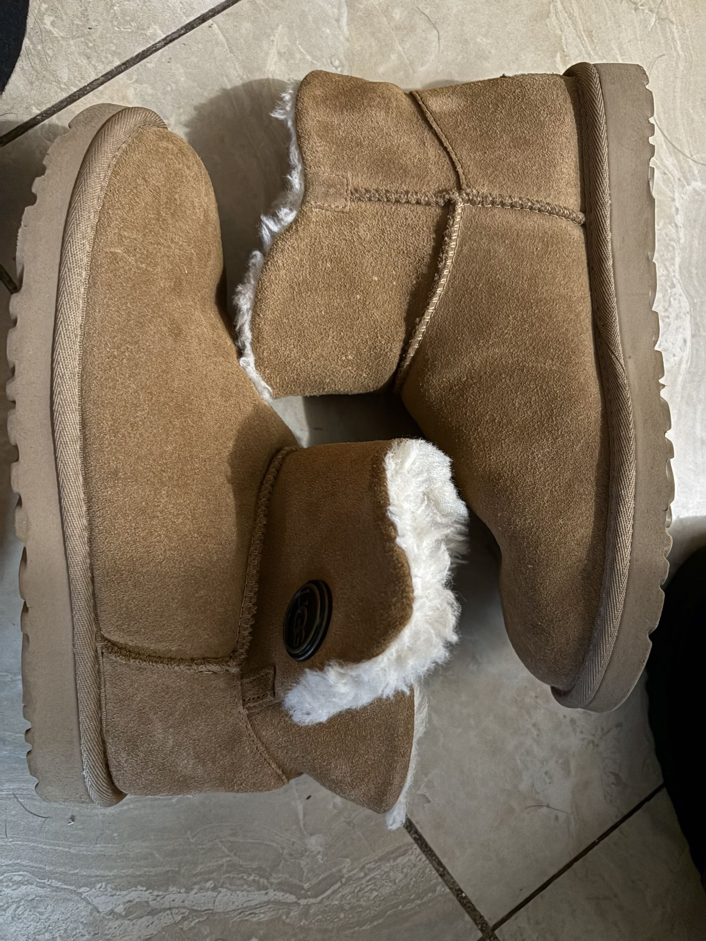 UGG Mini Bailey Snaps