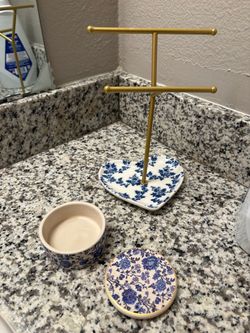 Jewelry holders