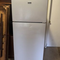 Hotpoint Top Freezer 61” Refrigerator